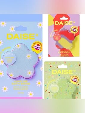NWT! Set of THREE DAISE Flower-Shaped Bath Bombs in Pastel Blue, Red & Lime
